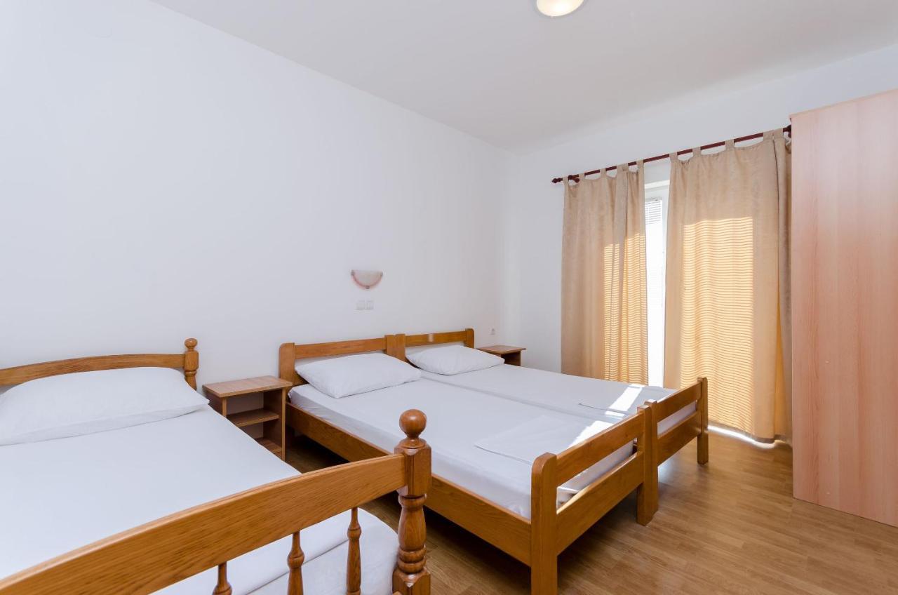 Apartments Alex Lopar Exterior foto